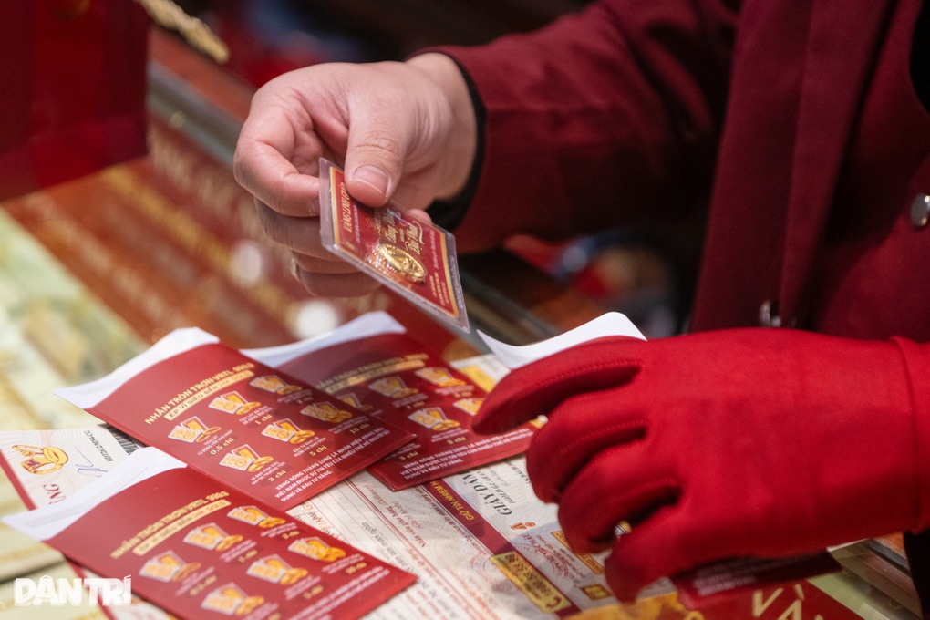 Giá vàng thế giới, trong nước đồng loạt giảm