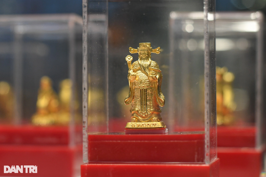 Dự báo giá vàng sau tuần đi ngang quanh ngưỡng 4.000 USD/ounce